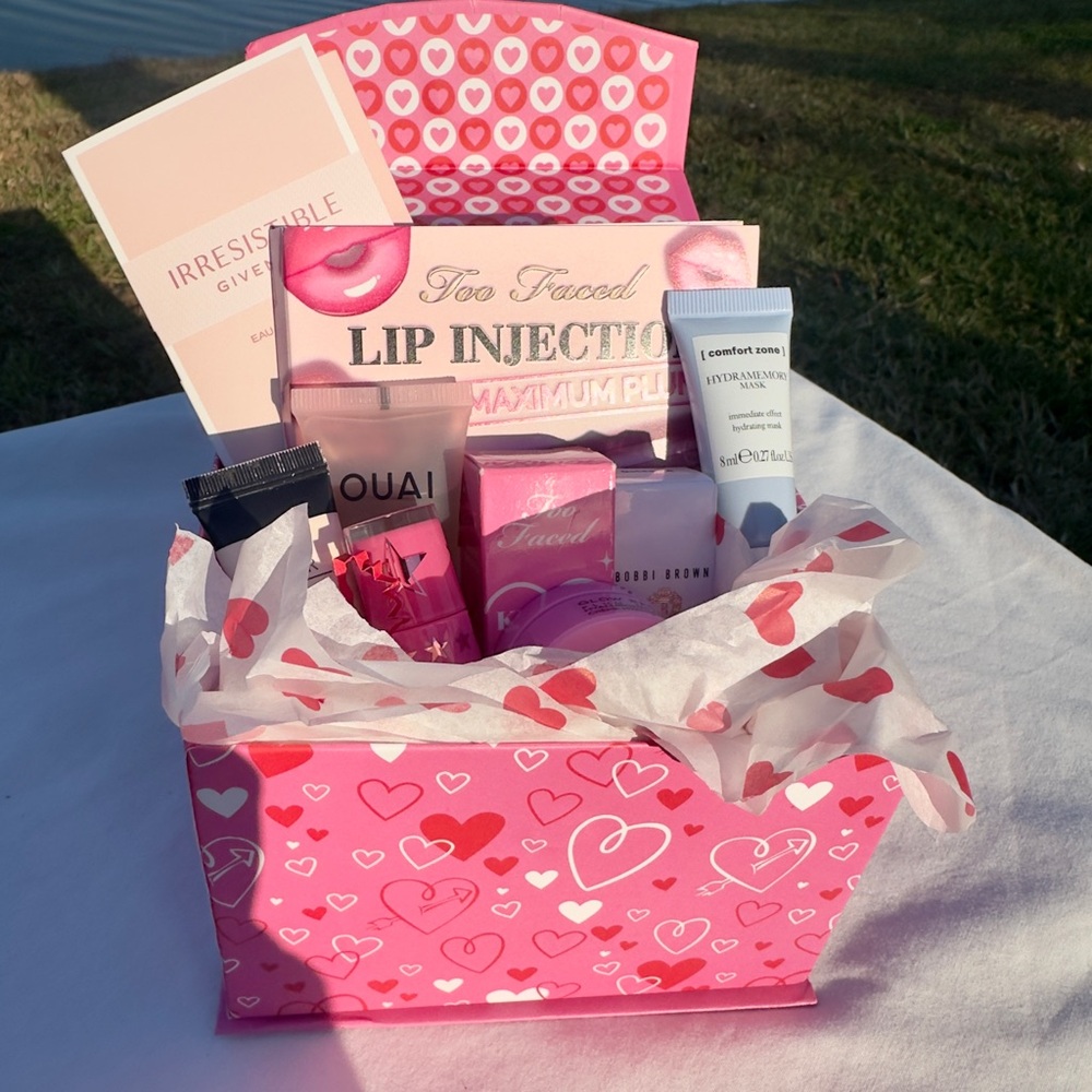 Luxury Beauty Mystery Box | 8+ High-End Minis Skincare Makeup Etc.. Brand New